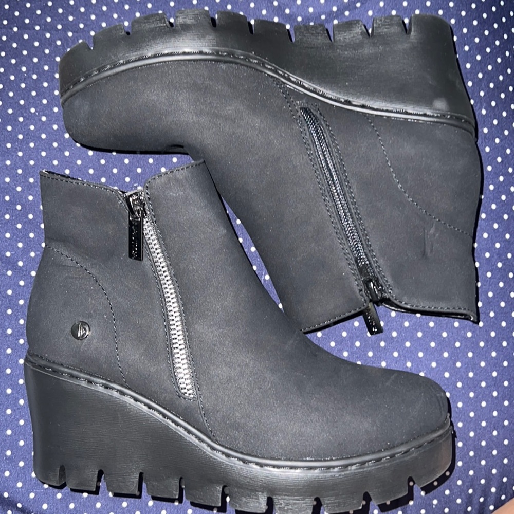New nautica boots size 6